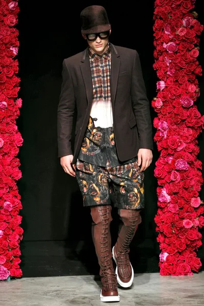 Look 11
